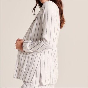 NWT Abercrombie A&F Linen Blend White Blue Striped Blazer XS M26
